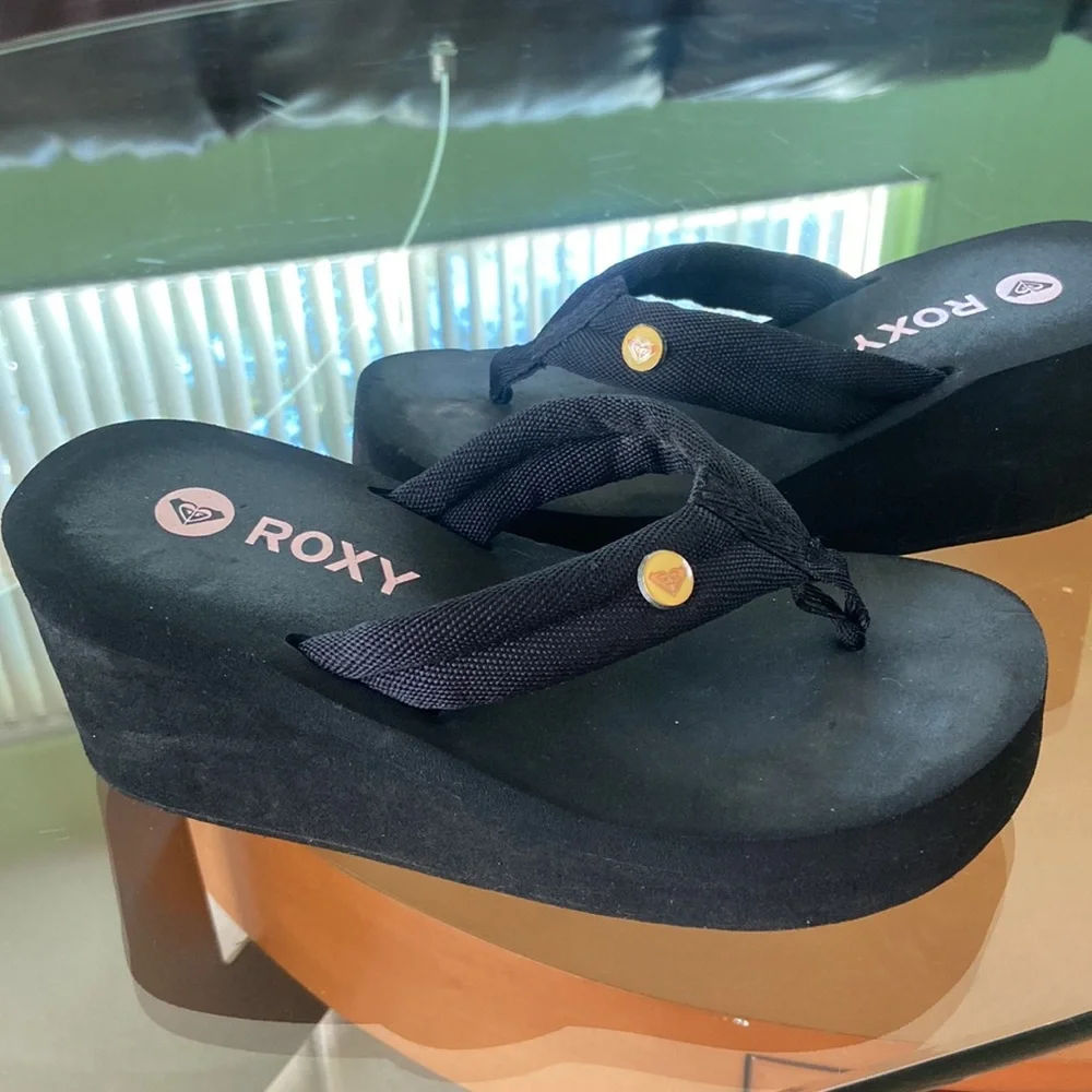 Y2K ROXY platform flip flops